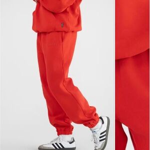 NWT Comfrt Minimalist Joggers - Medium